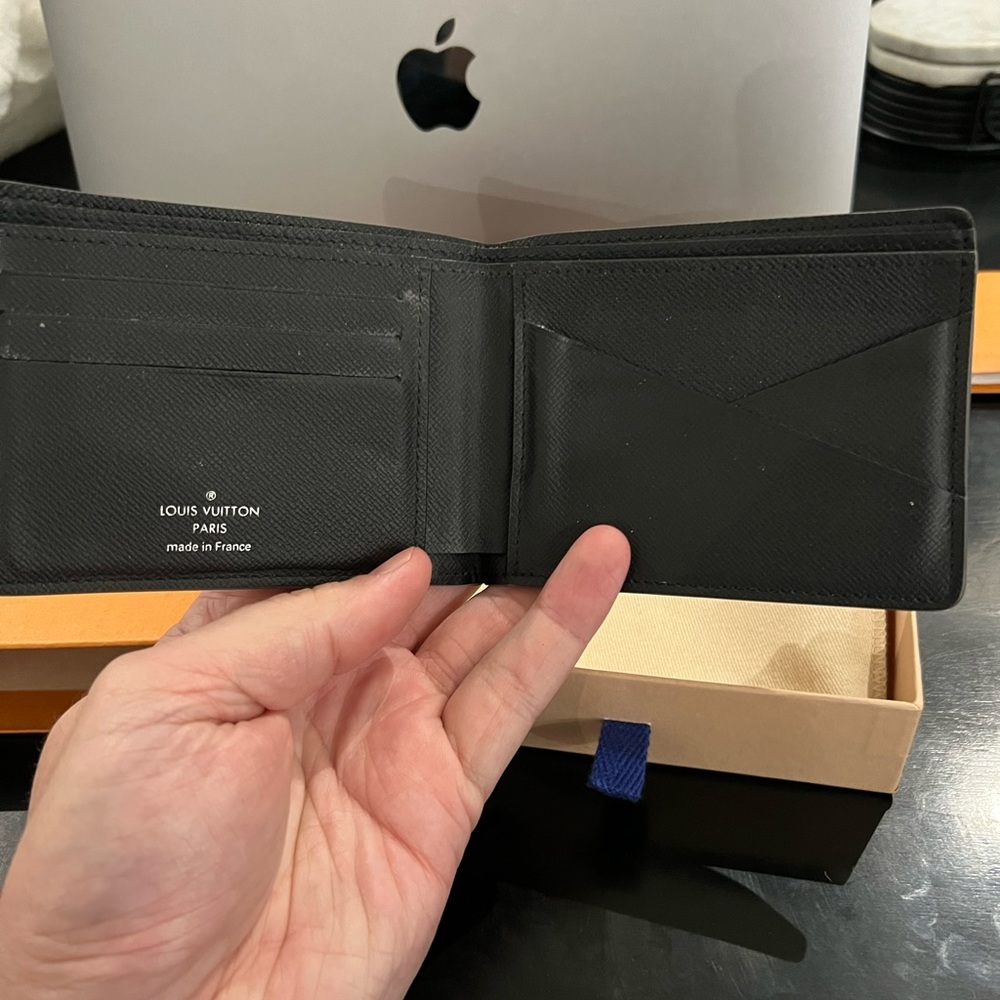Men’s Louis Vuitton Wallet - Picture 4 of 8